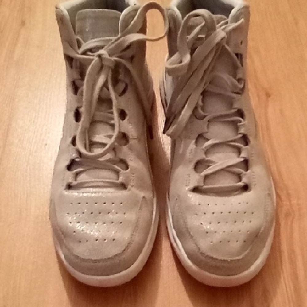 High-Top Sneakers in Beige